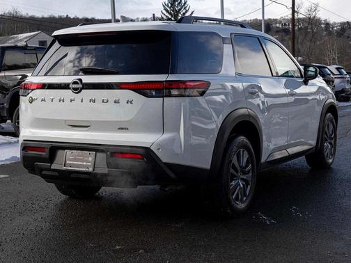 2025 Nissan Pathfinder SV 4WD