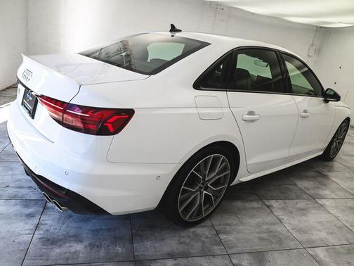 Ibis White 2022 Audi S4 3.0T Prestige