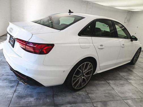 Ibis White 2022 Audi S4 3.0T Prestige
