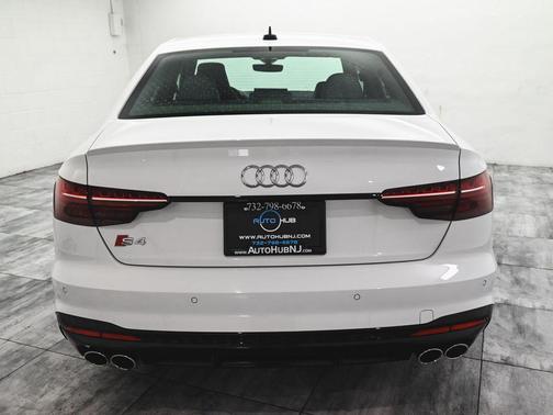 Ibis White 2022 Audi S4 3.0T Prestige