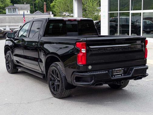 Black 2024 Chevrolet Silverado 1500 High Country