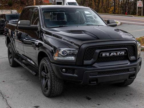 2019 RAM 1500 SLT
