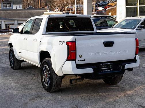 2024 Toyota Tacoma TRD Sport