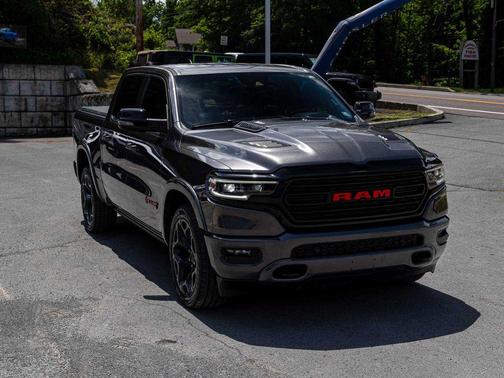 Granite Crystal Metallic Clearcoat 2023 RAM 1500 Limited