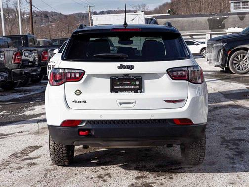 2025 Jeep Compass Trailhawk