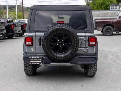 Sting-Gray Clearcoat 2023 Jeep Wrangler Willys