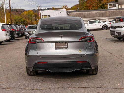 2025 Tesla Model Y Long Range Dual Motor All-Wheel Drive
