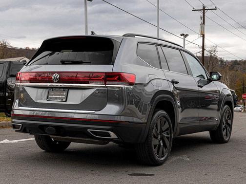 2025 Volkswagen Atlas 2.0T SE w/Technology 4MOTION