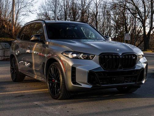 2025 BMW X5 M60i
