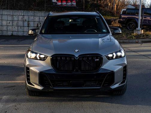 2025 BMW X5 M60i