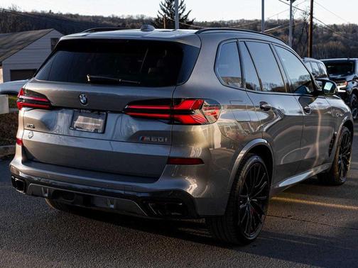 2025 BMW X5 M60i