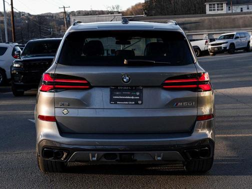 2025 BMW X5 M60i