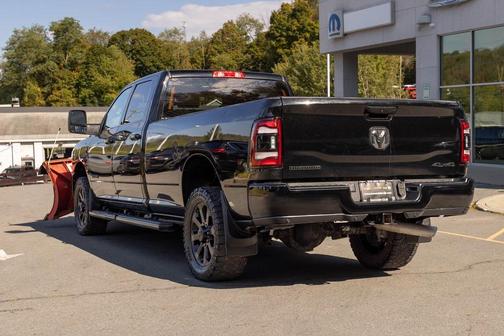 2024 RAM 3500 Big Horn Crew Cab 4x4 8' Box