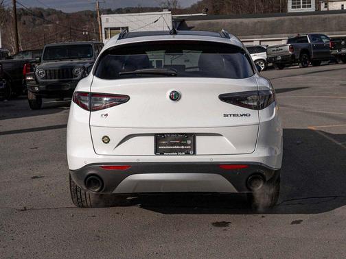 2024 Alfa Romeo Stelvio Ti