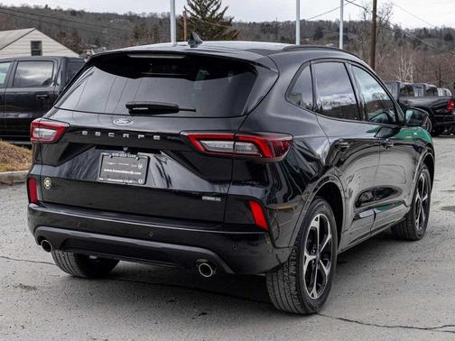 2025 Ford Escape ST-Line Elite