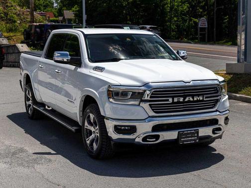 Bright White Clearcoat 2022 RAM 1500 Laramie