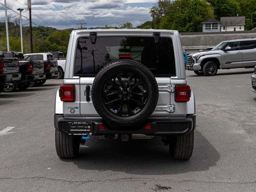 Silver Zynith Clearcoat 2023 Jeep Wrangler 4xe Sahara