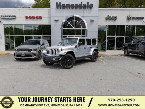 Silver Zynith Clearcoat 2023 Jeep Wrangler 4xe Sahara