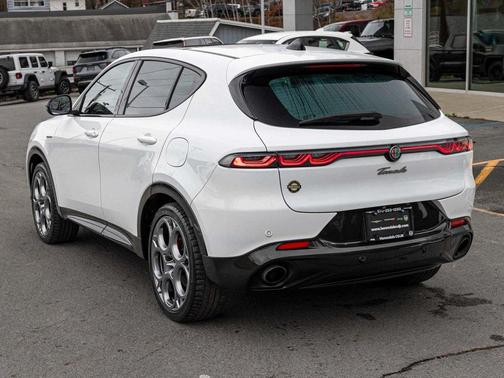 2024 Alfa Romeo Tonale Veloce EAWD