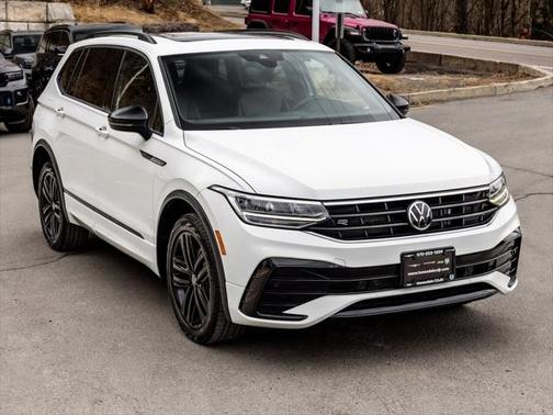 2022 Volkswagen Tiguan 2.0T SE R-Line Black 4MOTION