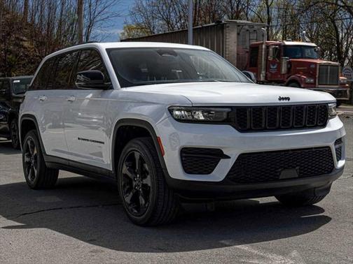 2022 Jeep Grand Cherokee Altitude