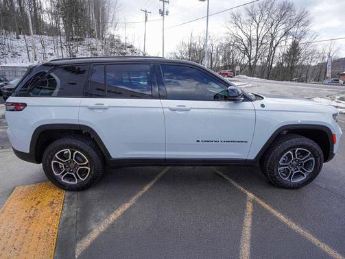 2023 Jeep Grand Cherokee 4xe Trailhawk