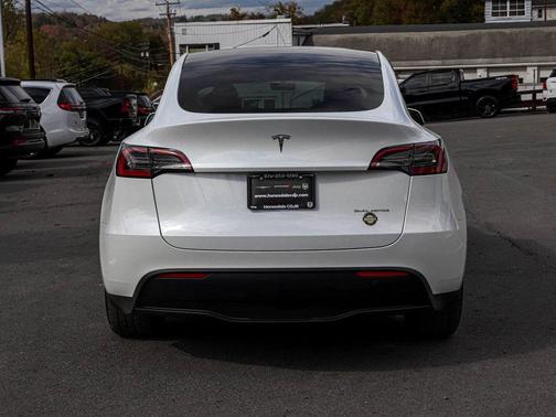 2023 Tesla Model Y Long Range Dual Motor All-Wheel Drive