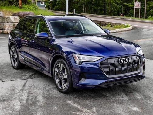 2022 Audi e-tron Premium