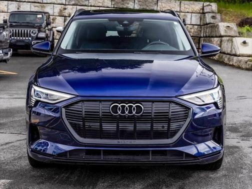 2022 Audi e-tron Premium