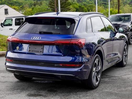 2022 Audi e-tron Premium