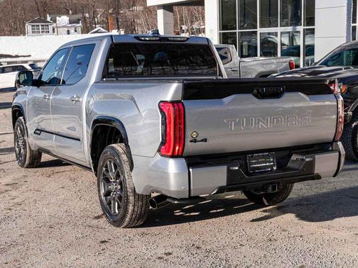 2023 Toyota Tundra Hybrid Platinum