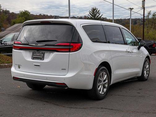 2026 Chrysler Pacifica L