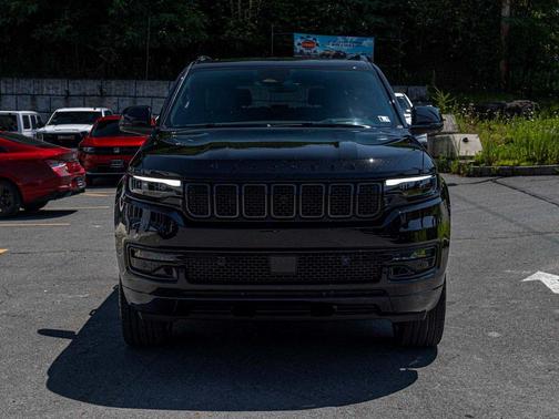 2025 Jeep Wagoneer L Series II Carbide 4x4