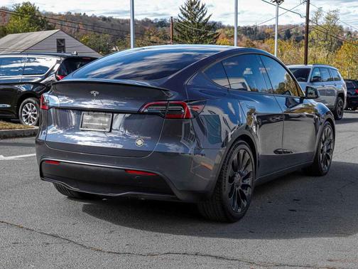 2022 Tesla Model Y Performance Dual Motor All-Wheel Drive