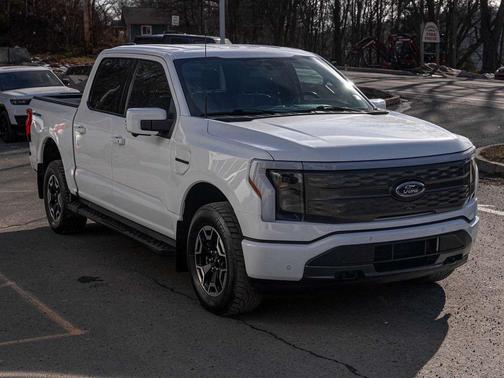 2023 Ford F-150 Lightning LARIAT