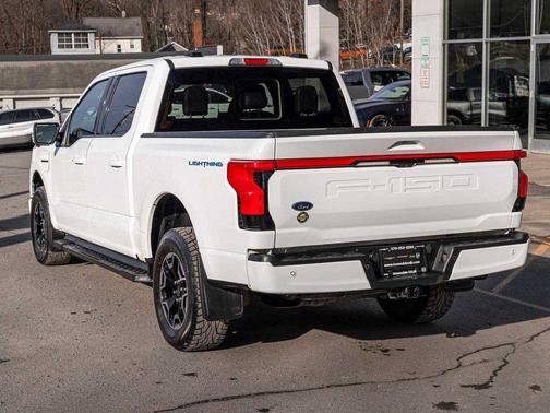 2023 Ford F-150 Lightning LARIAT