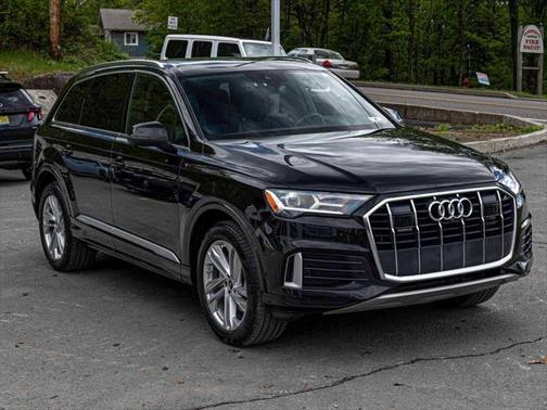 2022 Audi Q7 45 Premium Plus