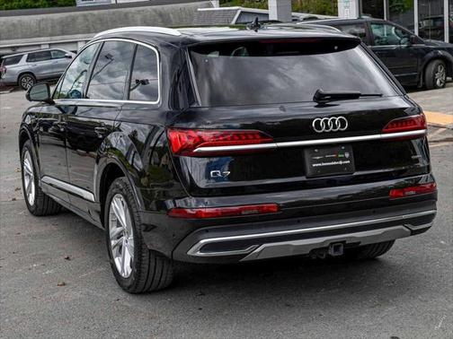 2022 Audi Q7 45 Premium Plus