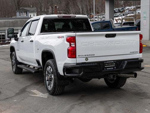 2024 Chevrolet Silverado 2500 Custom