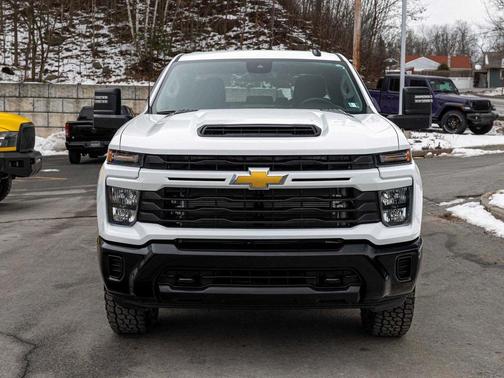 2024 Chevrolet Silverado 2500 Custom