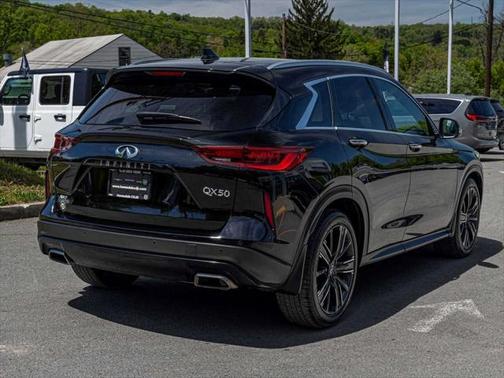 2022 INFINITI QX50 LUXE AWD