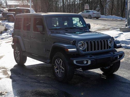 2026 Jeep Wrangler 4-Door Sahara 4x4