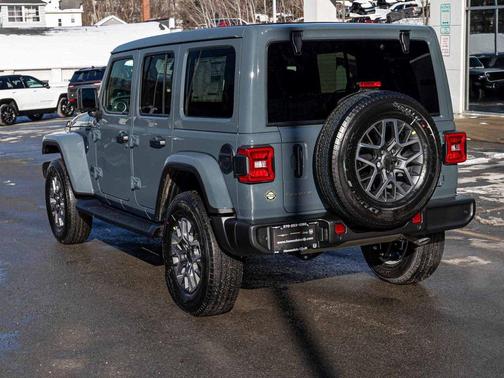2026 Jeep Wrangler 4-Door Sahara 4x4