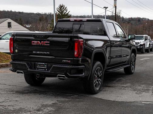 2025 GMC Sierra 1500 AT4