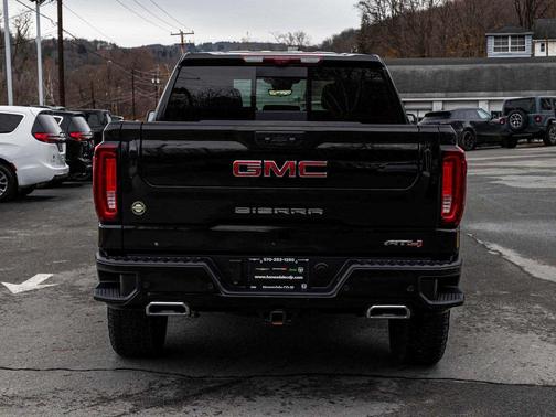 2025 GMC Sierra 1500 AT4