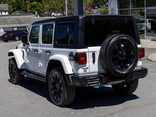 Bright White Clearcoat 2023 Jeep Wrangler 4xe Sahara