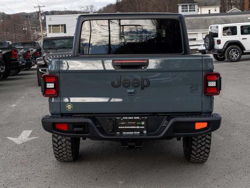 2026 Jeep Gladiator Willys 4x4