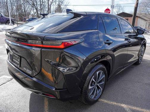 2023 Lexus RZ 450e Premium