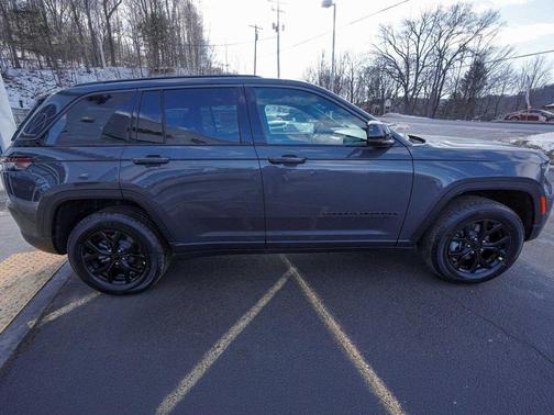 2026 Jeep Grand Cherokee Altitude