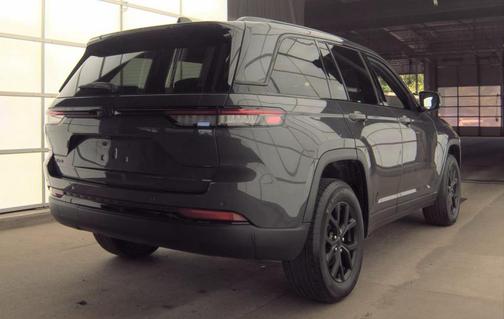 Baltic Gray Metallic Clearcoat 2024 Jeep Grand Cherokee Altitude